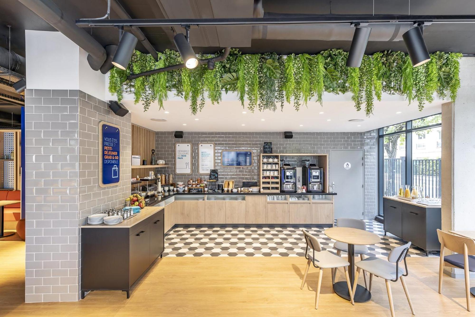 Holiday Inn Express Paris - Poissy By Ihg Buitenkant foto